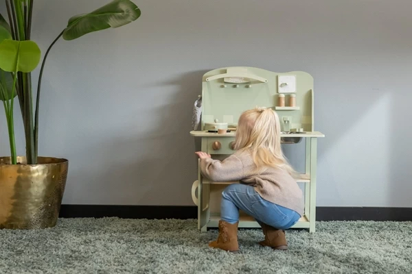 Compleet uitgeruste kinderkeuken