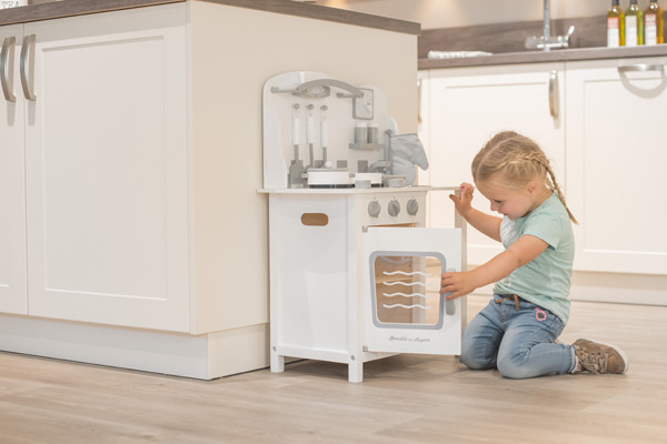 Roos is 2,5 jaar en 92 cm lang.