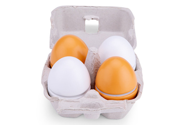 Twee bruine en 2 witte eieren.